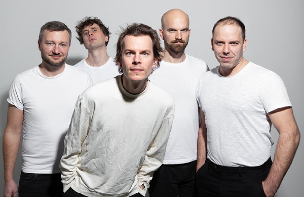 KLUB ZA ZRKADLOM / ZRNÍ